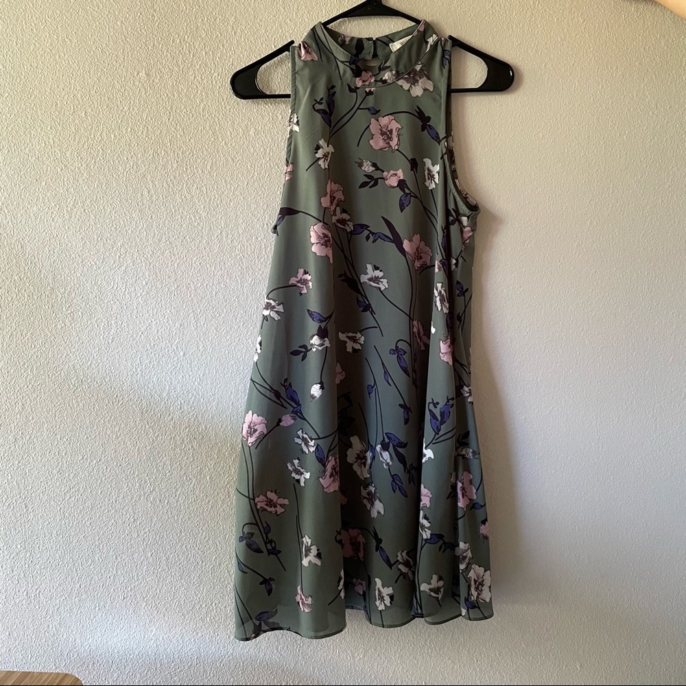 Floral Dress w/ Pockets